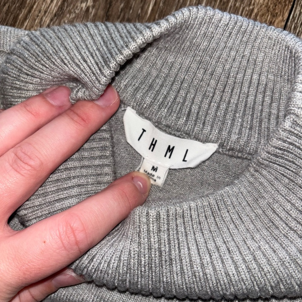 Boutique Gray Sweater with Star Detail - Picture 4 of 6